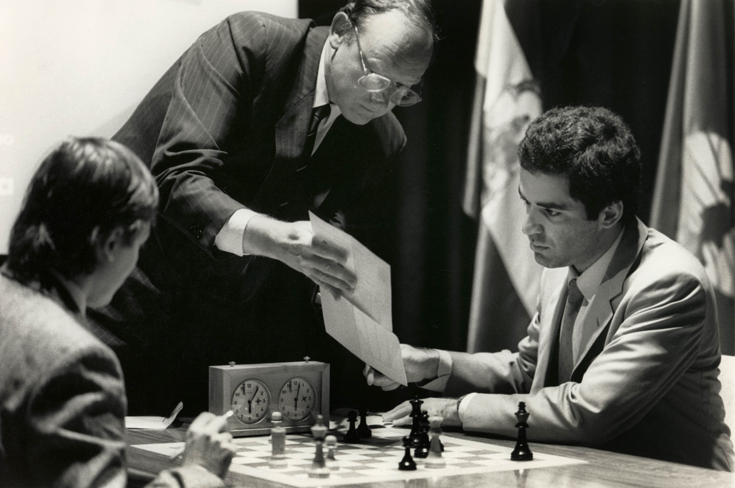 Garry Kasparov quase humilha Anatoly Karpov / Xadrez 