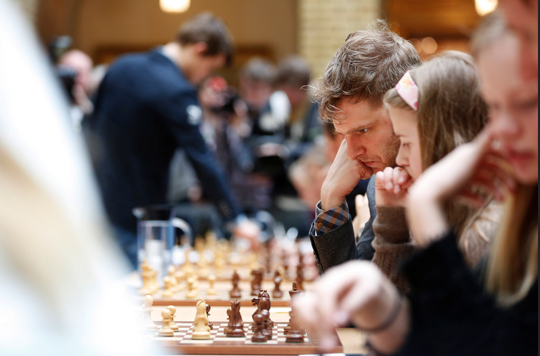 Magnus Carlsen and Garry Kasparov promote chess in Norwegian